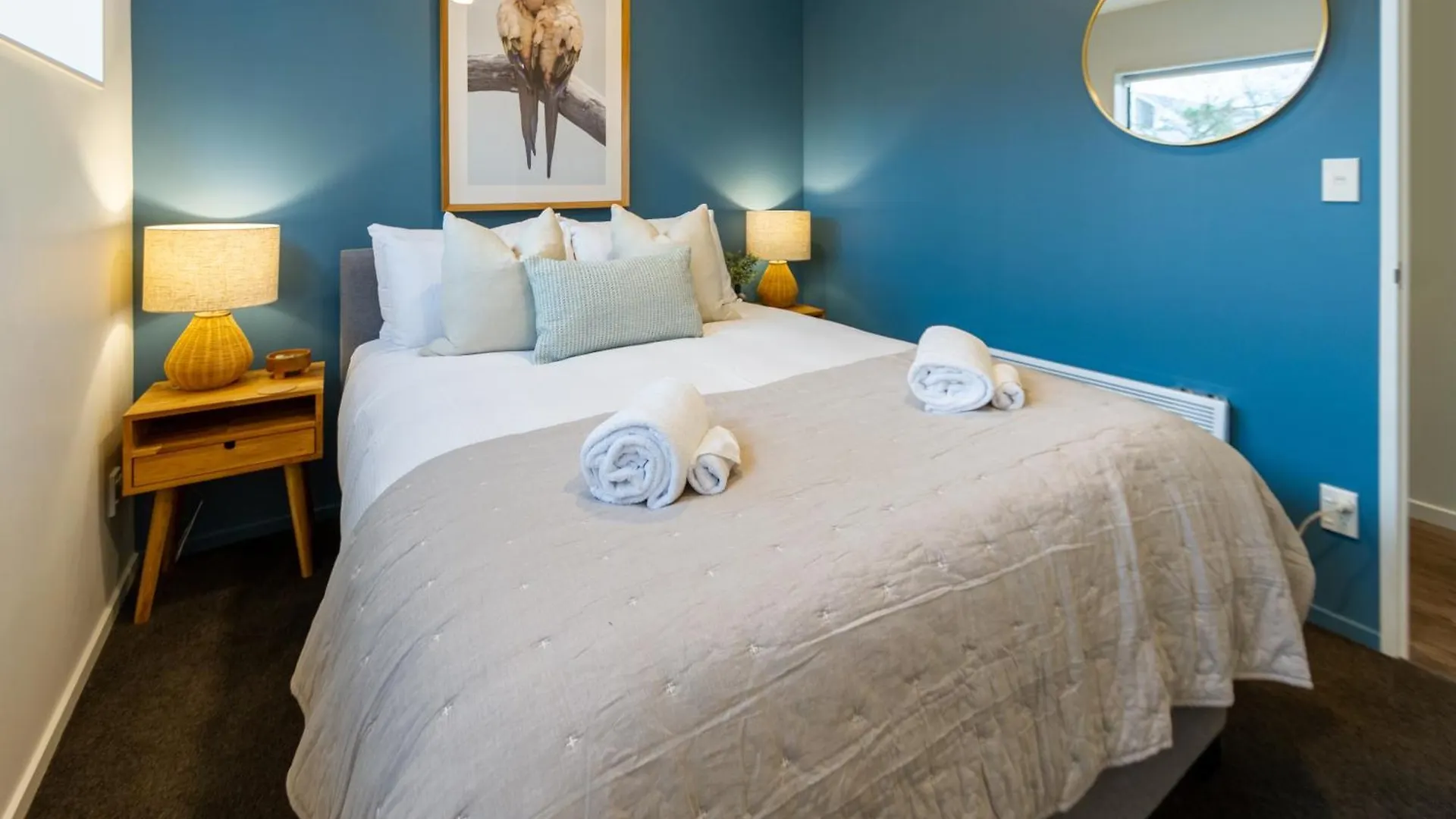 Luxurious Christchurch Suite - Single Level 2 Bed 0*,